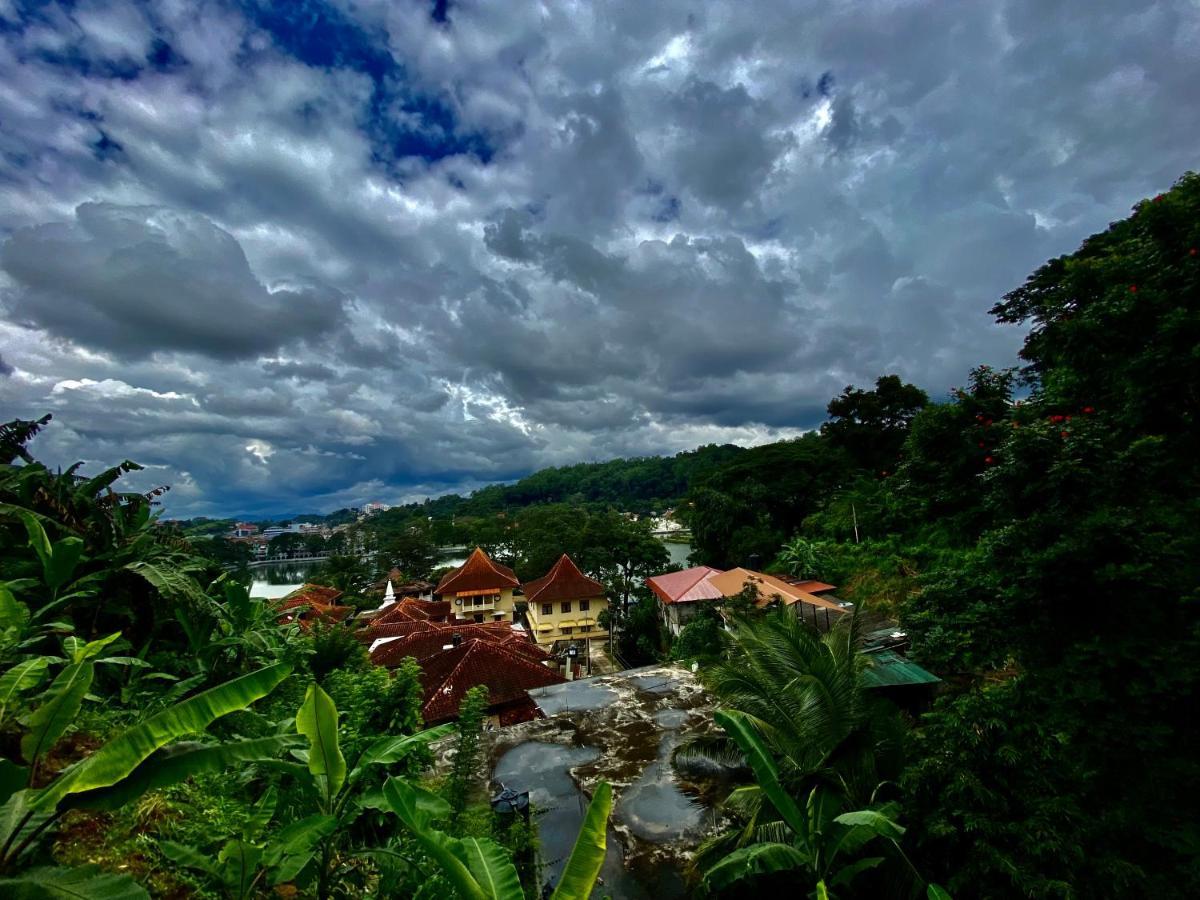 Hotel Sesatha Lake Kandy Exterior foto